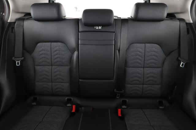 Mercedes Benz Gla image 7