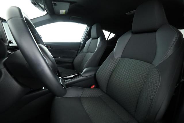 Toyota C-Hr image 1