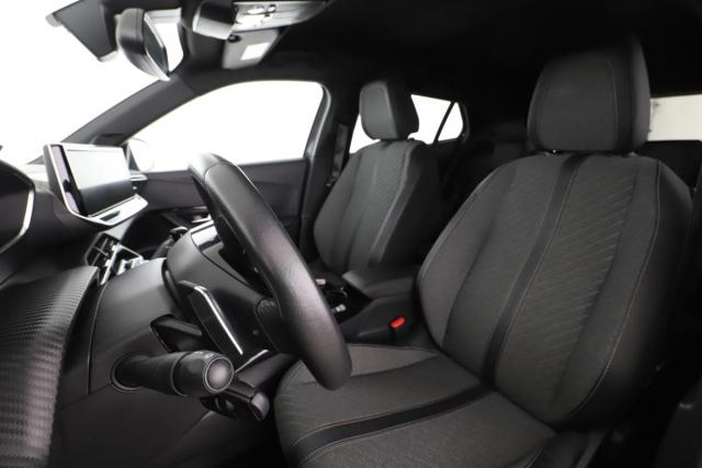 Peugeot 2008 image 9