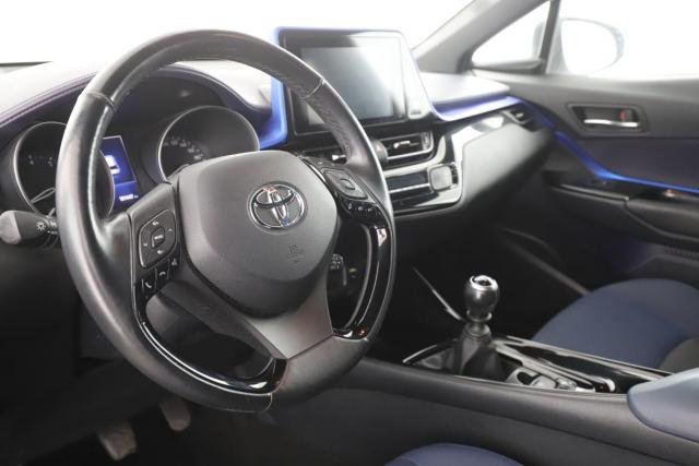 Toyota C-Hr image 1