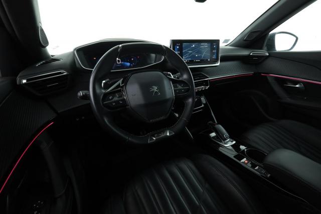 Peugeot 2008 image 8
