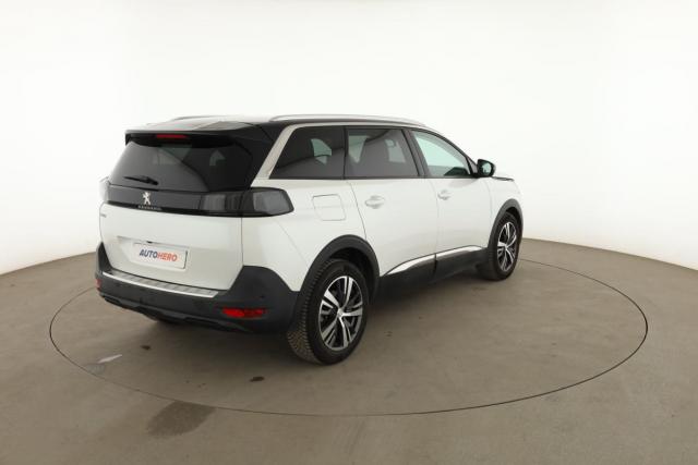 Peugeot 5008 image 1