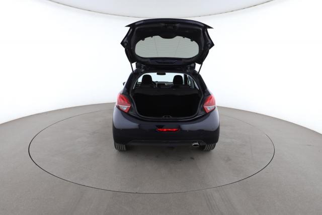 Peugeot 208 image 1