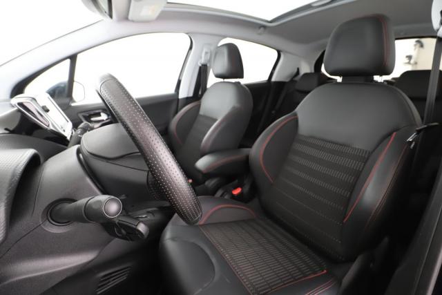 Peugeot 208 image 6