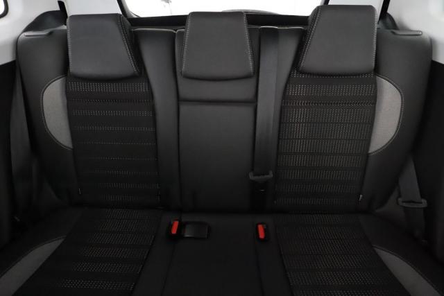 Peugeot 2008 image 8