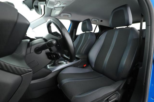 Peugeot 2008 image 6