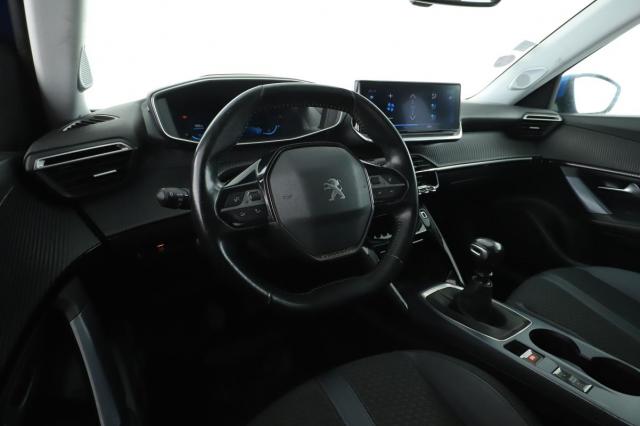 Peugeot 2008 image 8