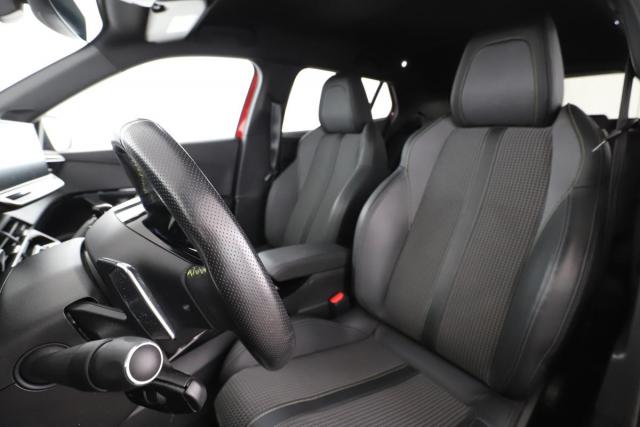 Peugeot 2008 image 4