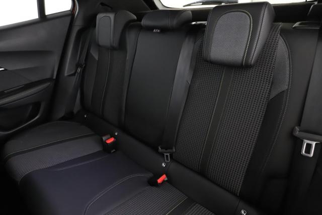 Peugeot 2008 image 9