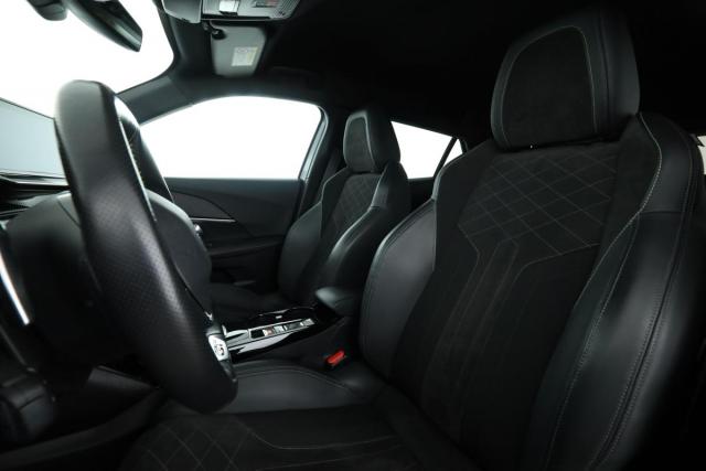 Peugeot 2008 image 2