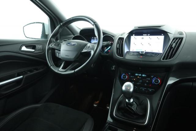 Ford Kuga image 8