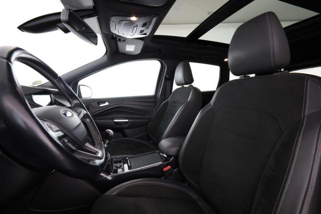 Ford Kuga image 4
