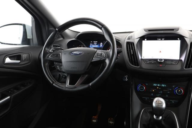 Ford Kuga image 8