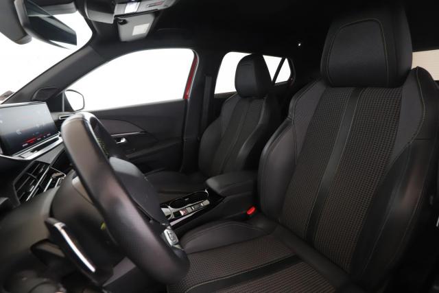 Peugeot 2008 image 6