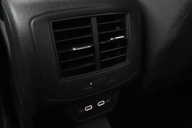 Volkswagen T-Roc image 7