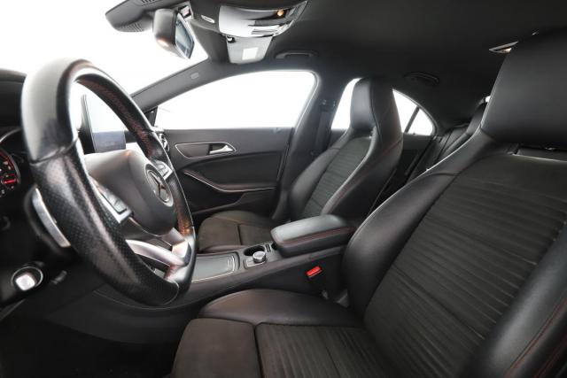 Mercedes Benz Cla image 2