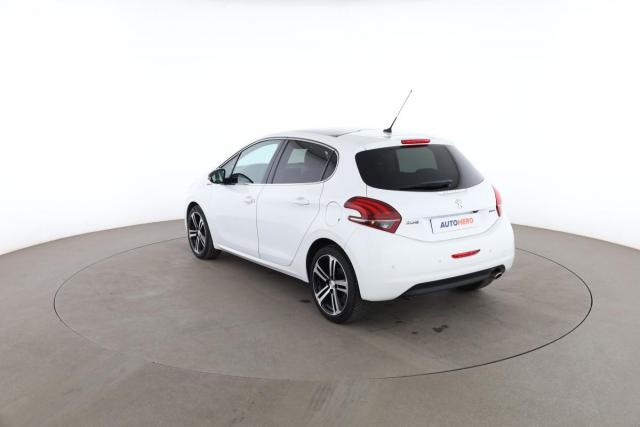 Peugeot 208 image 8