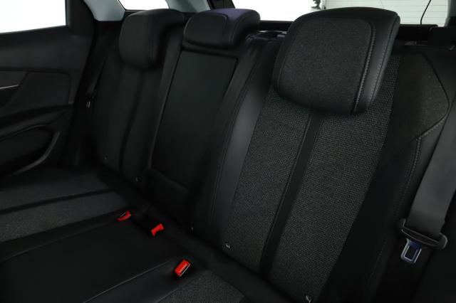 Peugeot 3008 image 3