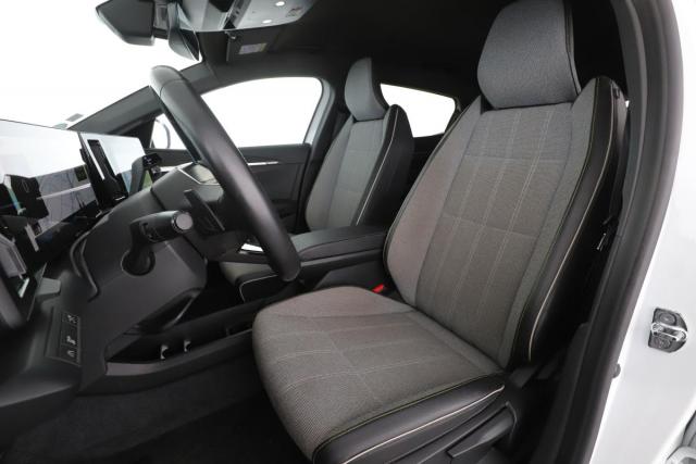 Renault Mégane E-Tech image 2
