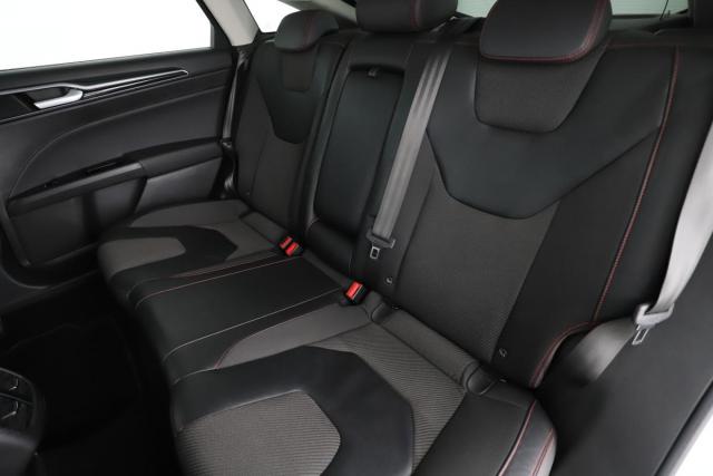 Ford Mondeo image 2