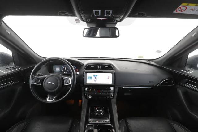 Jaguar F-Pace image 8