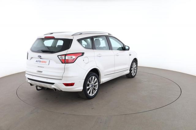 Ford Kuga image 3