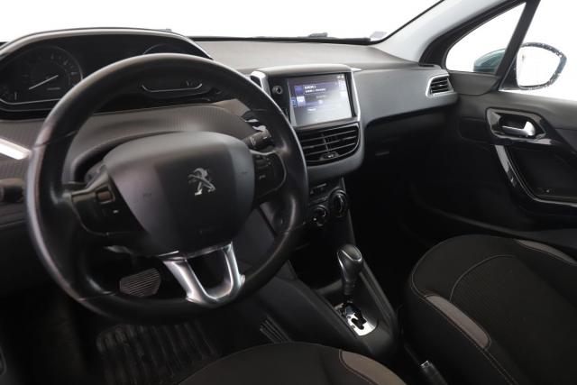 Peugeot 208 image 3