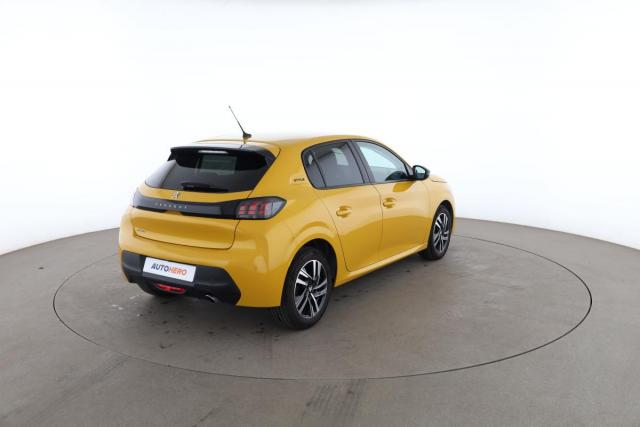 Peugeot 208 image 1