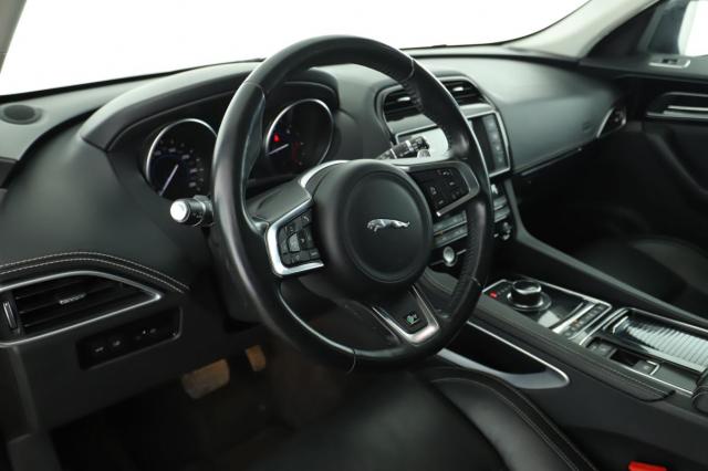 Jaguar F-Pace image 7