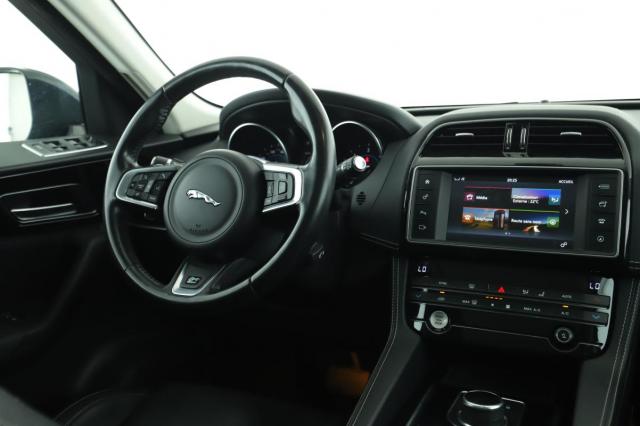 Jaguar F-Pace image 1