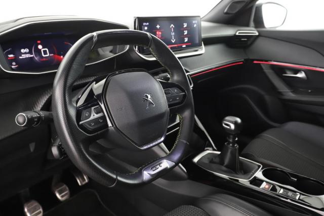 Peugeot 2008 image 3