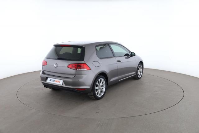 Volkswagen Golf image 9