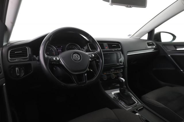 Volkswagen Golf image 6