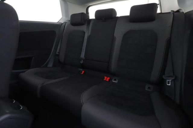 Volkswagen Golf image 5