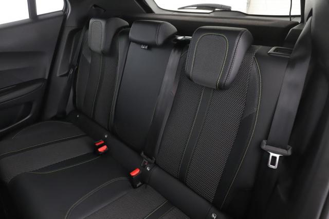Peugeot 2008 image 7