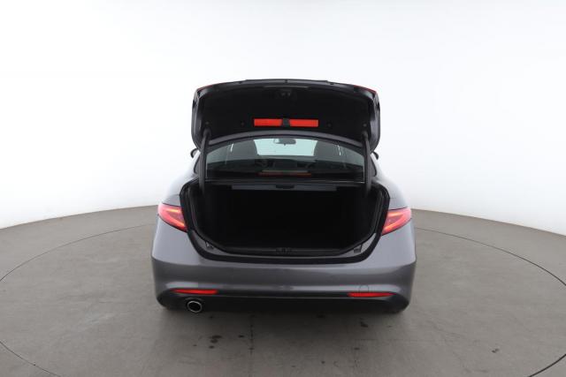 Alfa Romeo Giulia image 9