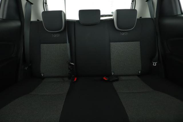 Toyota Yaris image 2