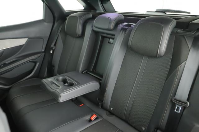 Peugeot 3008 image 8