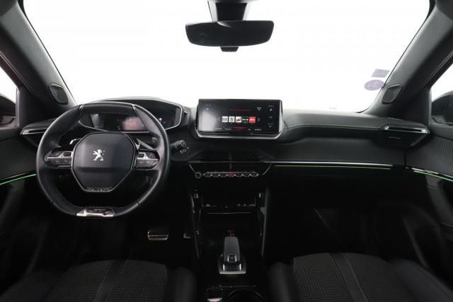Peugeot 2008 image 8