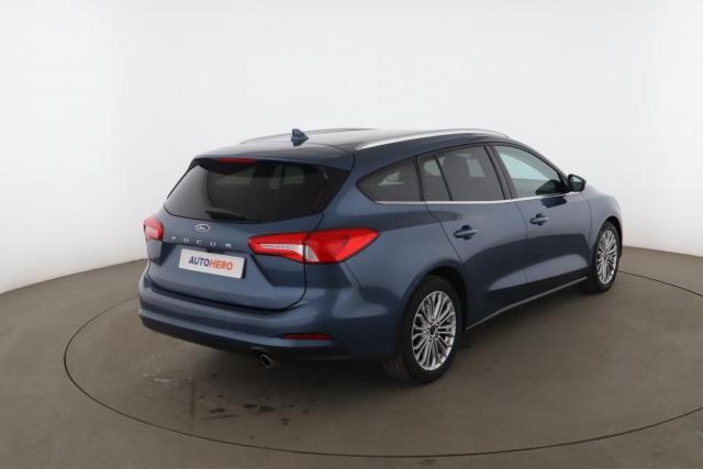 Ford Focus image 9