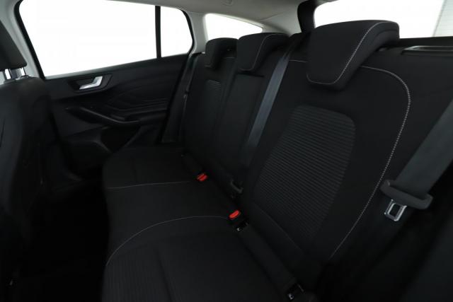 Ford Focus image 6