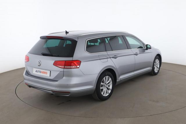 Volkswagen Passat Sw image 1