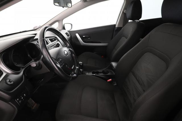 Kia Cee'D_sw image 7