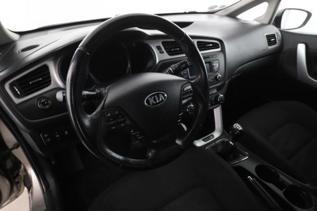 Kia Cee'D_sw image 6