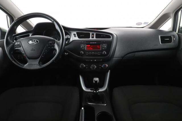 Kia Cee'D_sw image 2