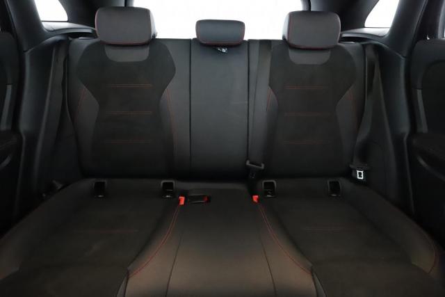 Mercedes Benz Gla image 5