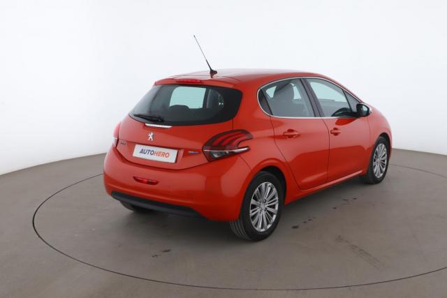 Peugeot 208 image 7