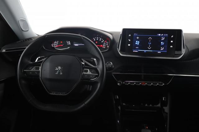 Peugeot 2008 image 2