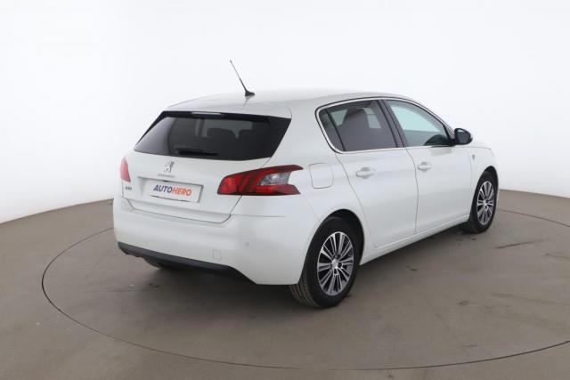 Peugeot 308 image 1