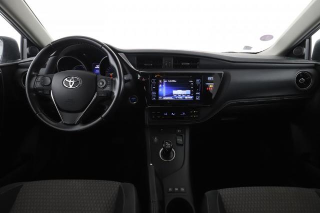 Toyota Auris image 6